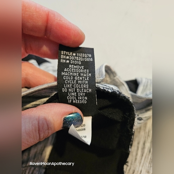 IZ Byer Dress 7 Juniors - Picture 8 of 11